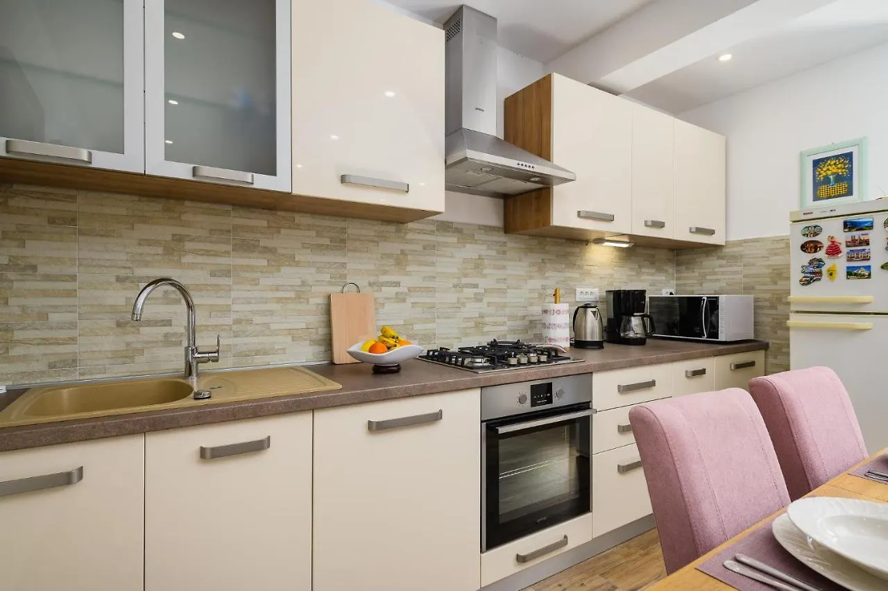 Apartment Leni Sveti Lovrec Pazenaticki Croatia