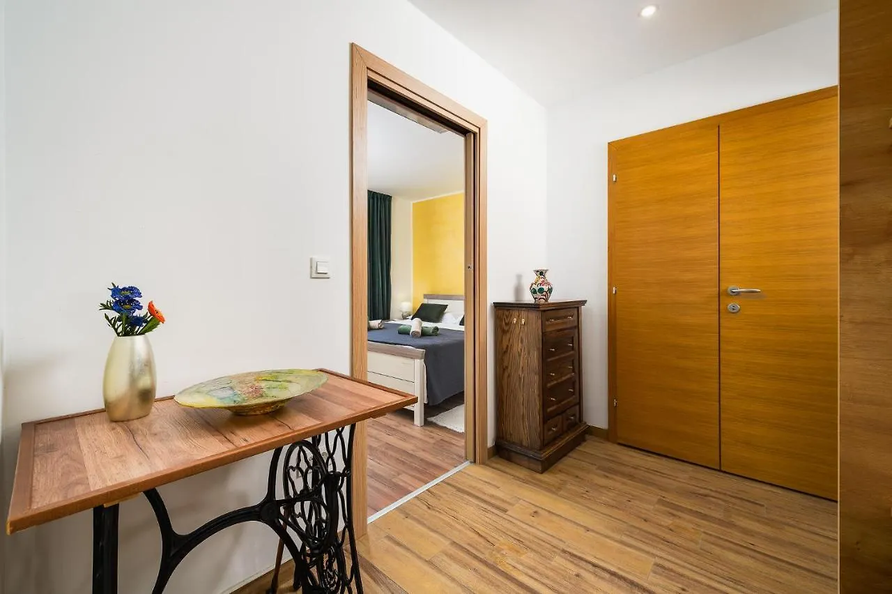 Apartment Leni Sveti Lovrec Pazenaticki Croatia